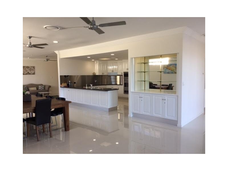 18 Garden Grove, Carrara QLD 4211