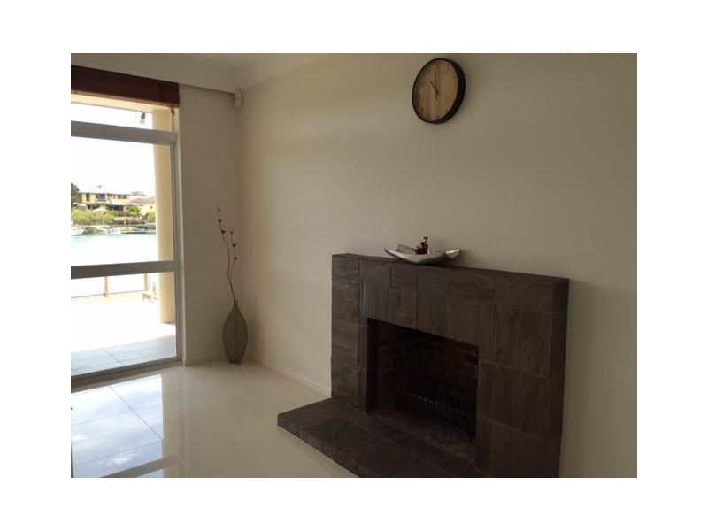 18 Garden Grove, Carrara QLD 4211