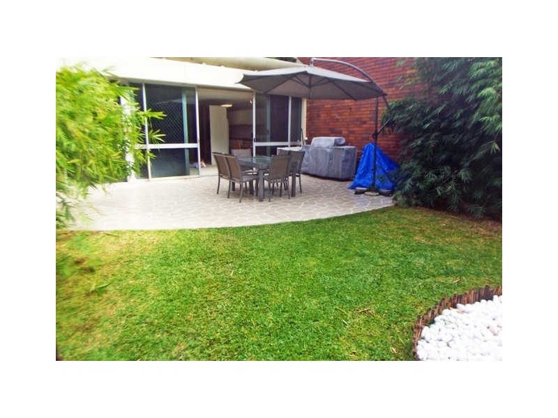 13/111 Rio Vista Blvd, Broadbeach Waters QLD 4218