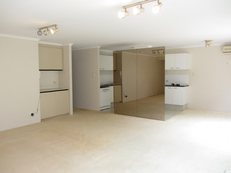 13/111 Rio Vista Blvd, Broadbeach Waters QLD 4218