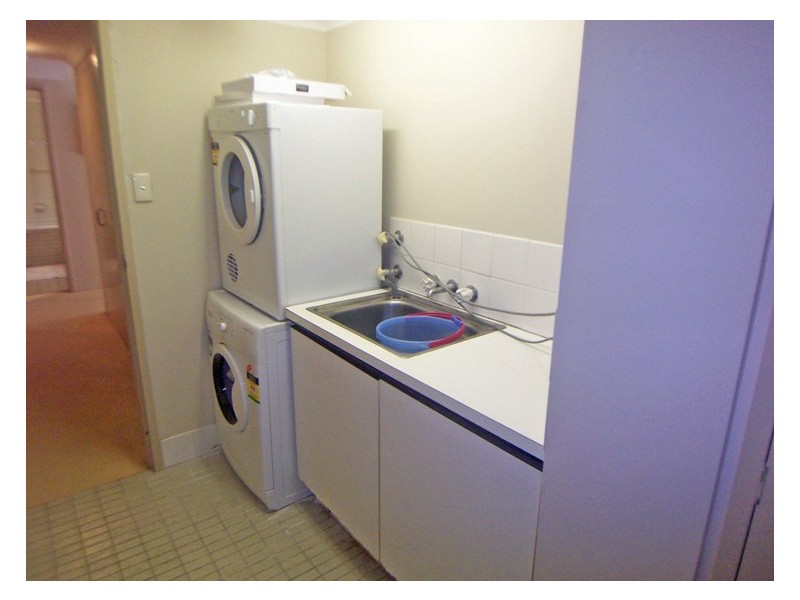 13/111 Rio Vista Blvd, Broadbeach Waters QLD 4218