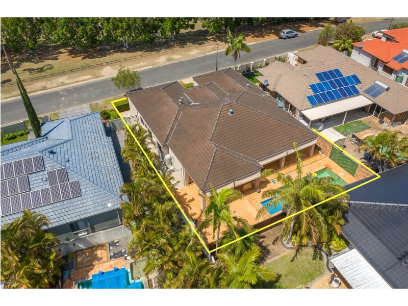 3 Martingale Circuit, Clear Island Waters QLD 4226