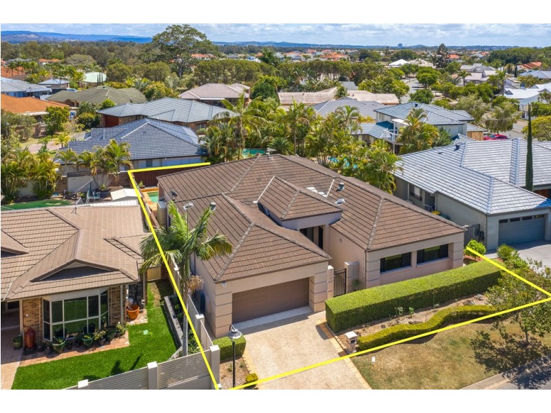 3 Martingale Circuit, Clear Island Waters QLD 4226