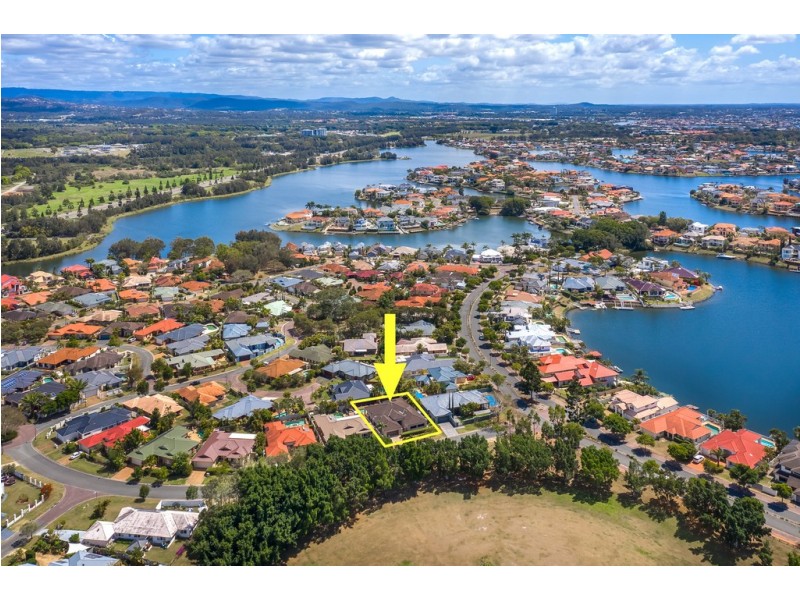3 Martingale Circuit, Clear Island Waters QLD 4226
