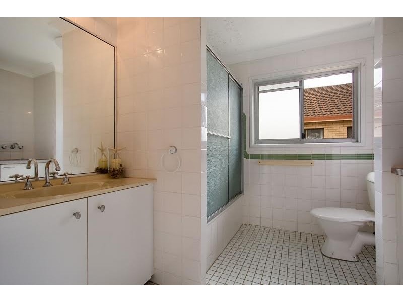 6/24 First Ave, Broadbeach QLD 4218