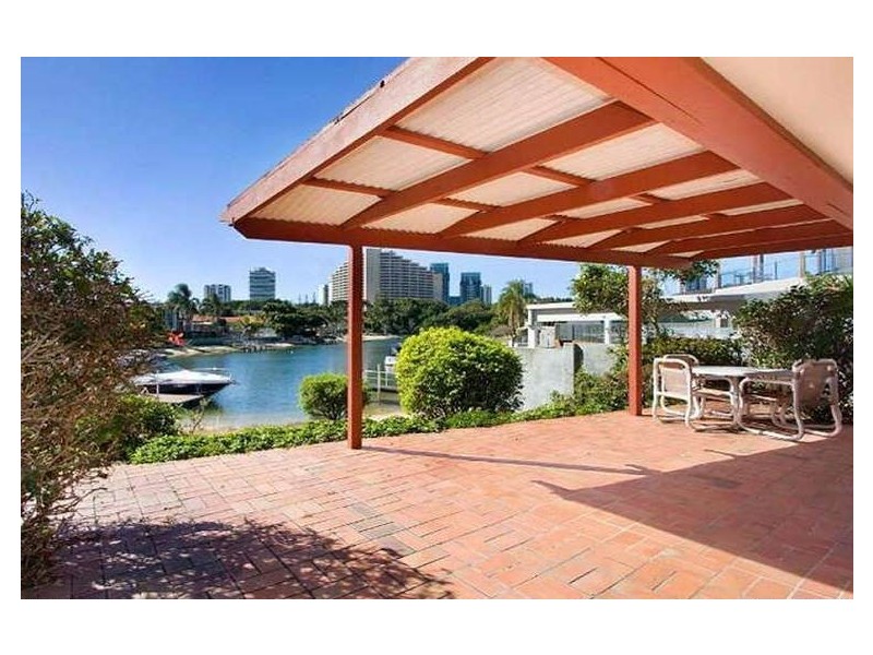 48 Sunshine Boulevard, Broadbeach Waters QLD 4218