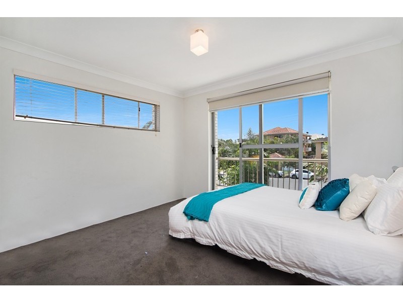 3/38 Chelsea Avenue, Broadbeach QLD 4218