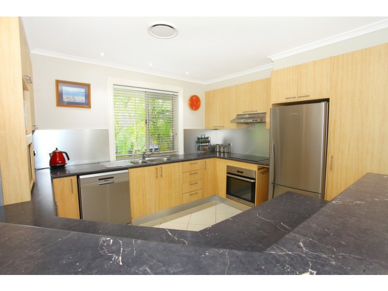 12 Chatswood Court, Robina QLD 4226