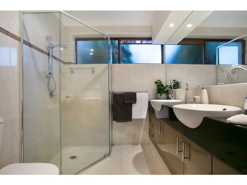 30 Cypress Drive, Broadbeach Waters QLD 4218