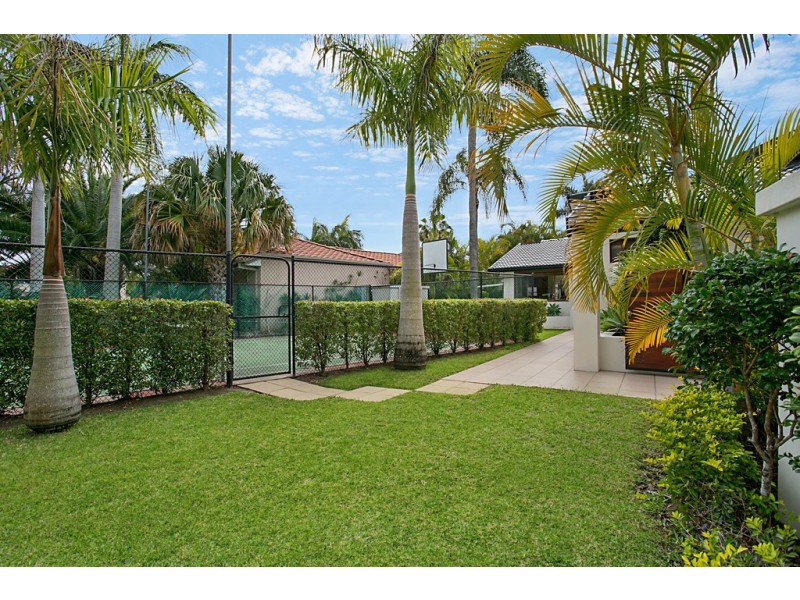 30 Cypress Drive, Broadbeach Waters QLD 4218