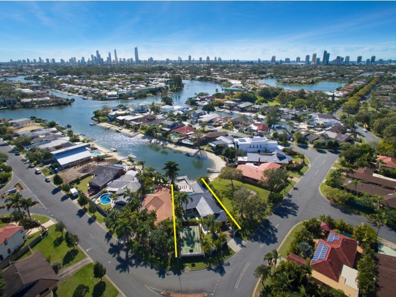 30 Cypress Drive, Broadbeach Waters QLD 4218