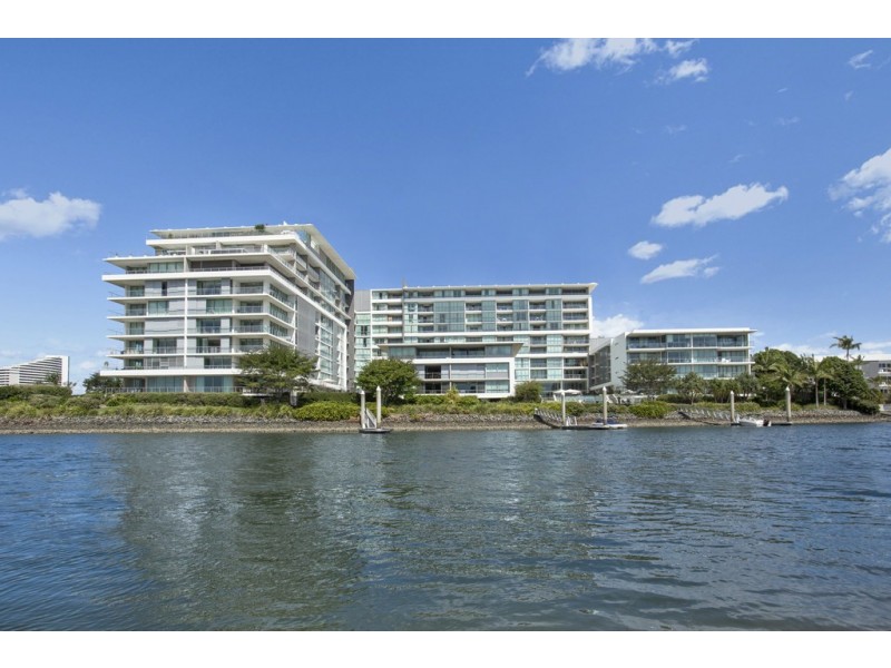 1105 ‘Freshwater Point’ 33 T E Peters Drive, Broadbeach Waters QLD 4218