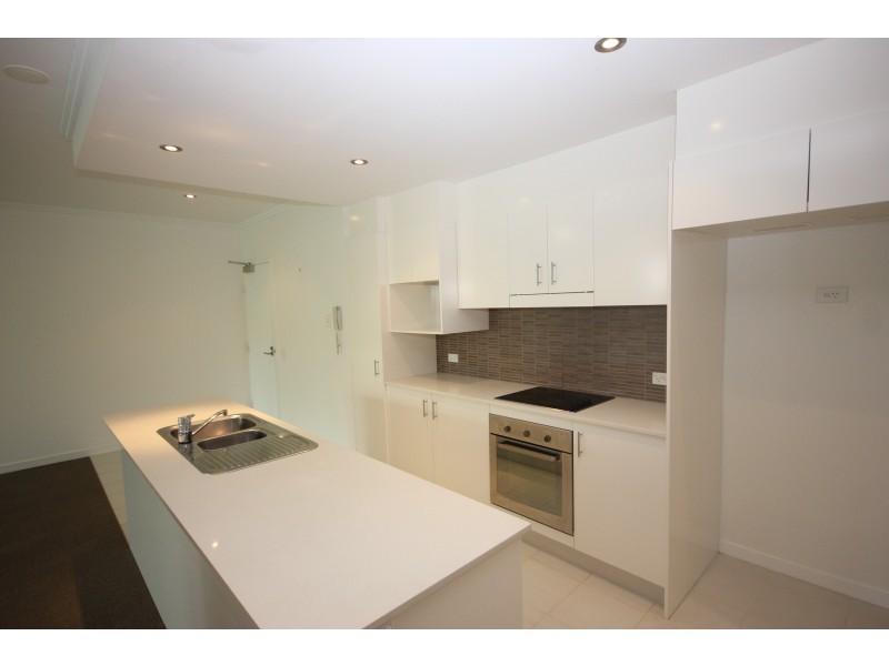 7/8 Miami Key, Broadbeach Waters QLD 4218