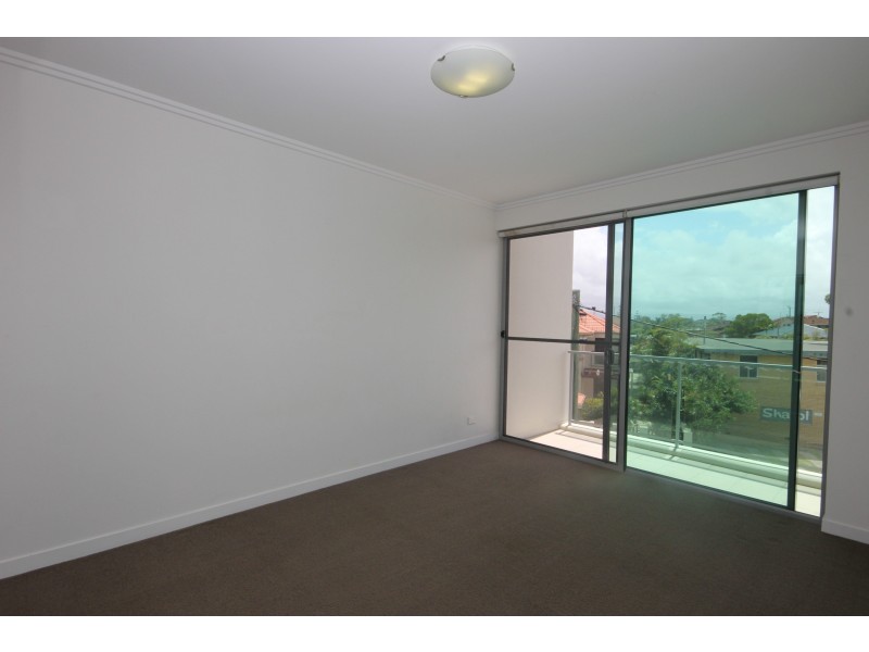 7/8 Miami Key, Broadbeach Waters QLD 4218