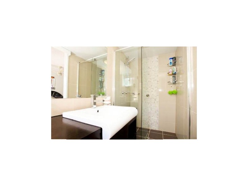 3/43 Australia Avenue, Broadbeach QLD 4218