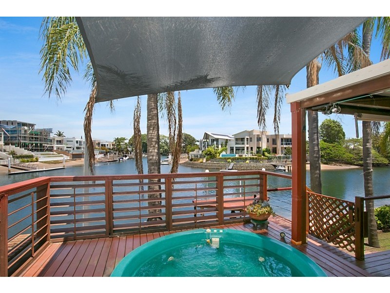 80 Gibraltar Drive, Isle Of Capri QLD 4217