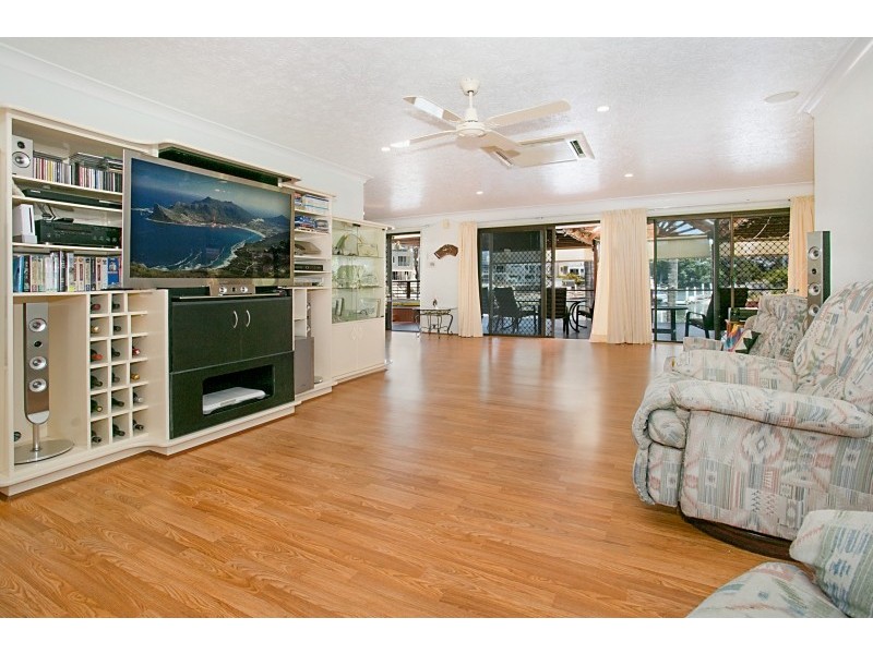 80 Gibraltar Drive, Isle Of Capri QLD 4217