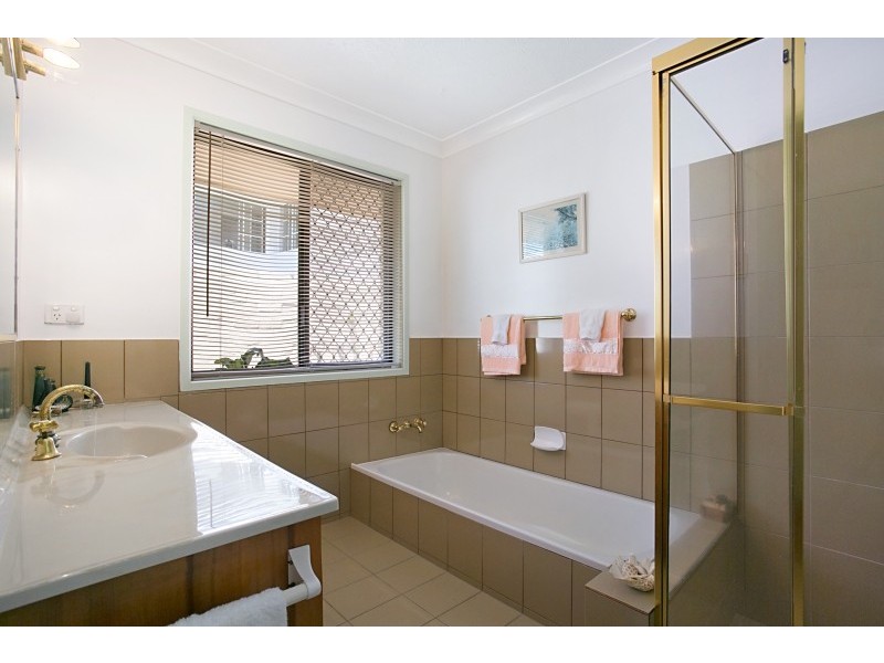 80 Gibraltar Drive, Isle Of Capri QLD 4217