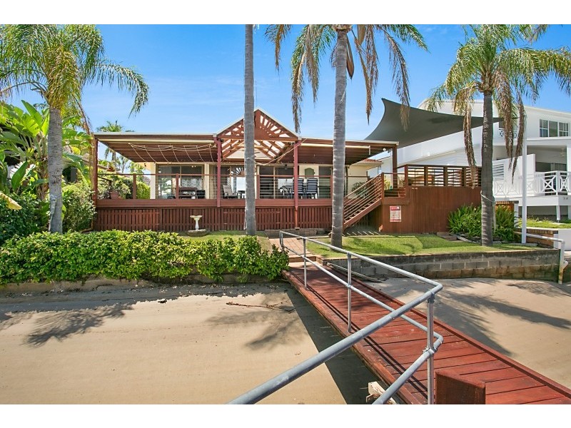 80 Gibraltar Drive, Isle Of Capri QLD 4217