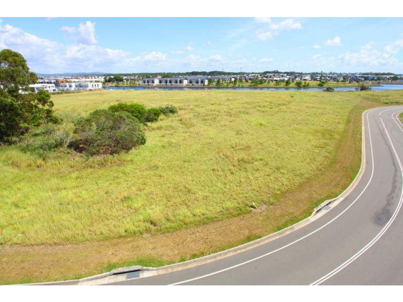 192 Marina Quays Boulevard, Hope Island QLD 4212