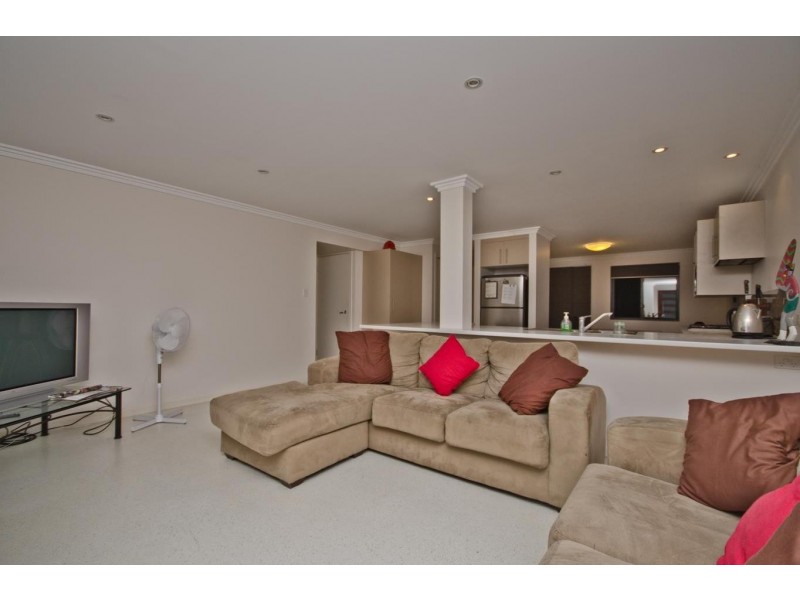 36 Kuranga Avenue, Southport QLD 4215