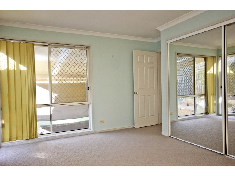 25 Palmerston Dr, Oxenford QLD 4210