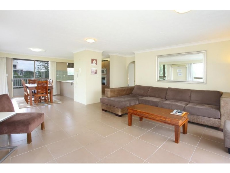 18/121 Surf Parade, Broadbeach QLD 4218