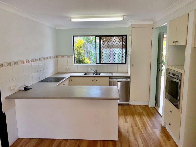 2/7 Aquila Court, Mermaid Waters QLD 4218