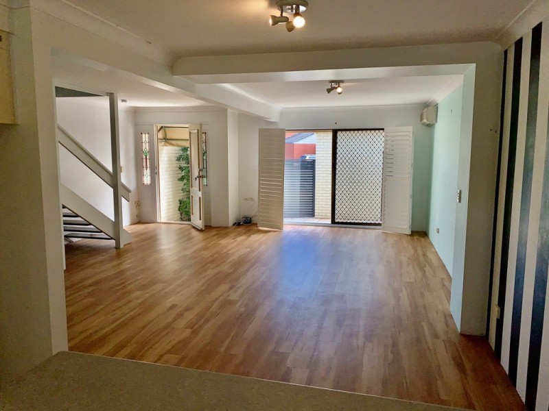 2/7 Aquila Court, Mermaid Waters QLD 4218