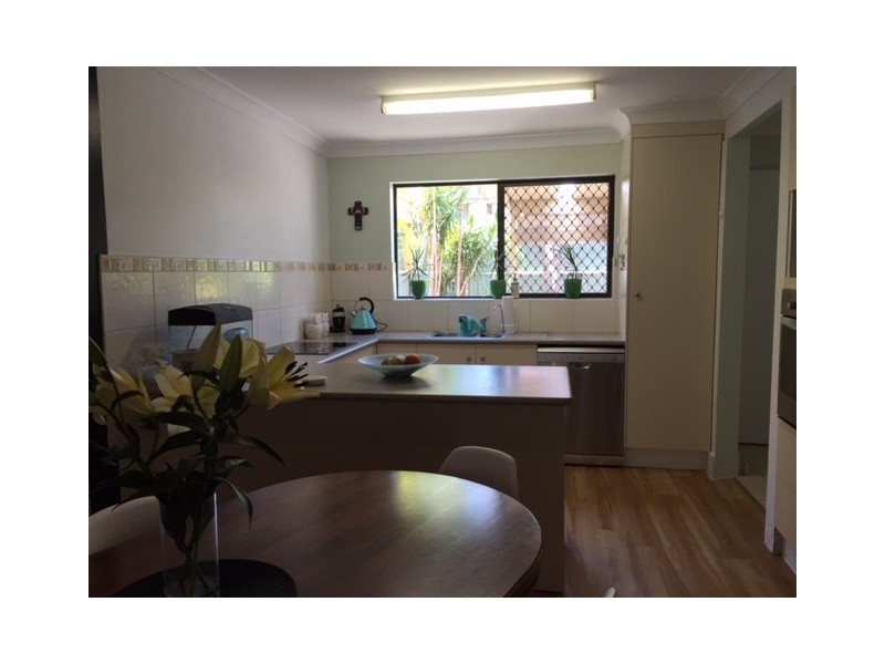 2/7 Aquila Court, Mermaid Waters QLD 4218