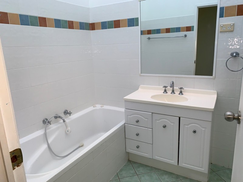 2/7 Aquila Court, Mermaid Waters QLD 4218