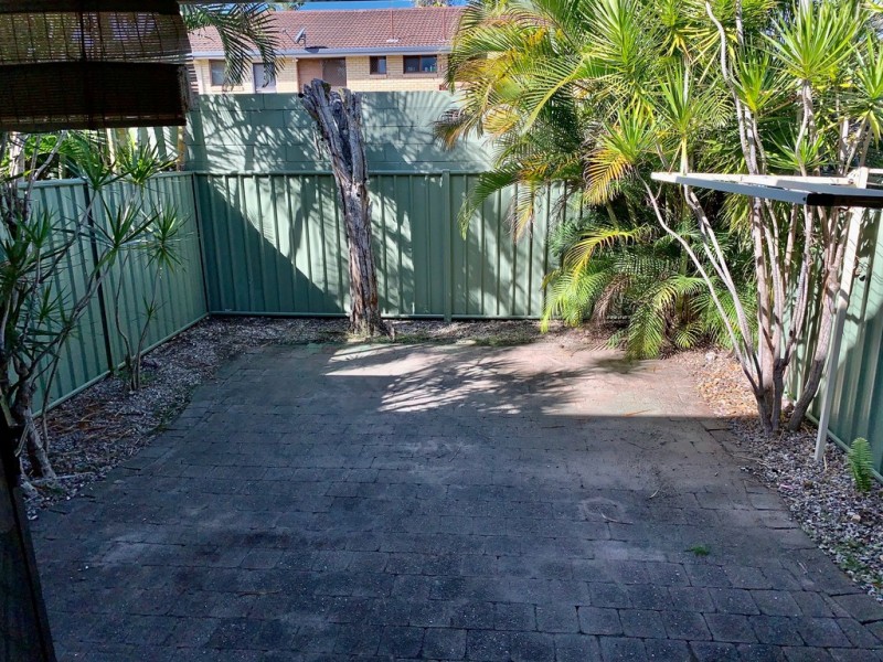 2/7 Aquila Court, Mermaid Waters QLD 4218