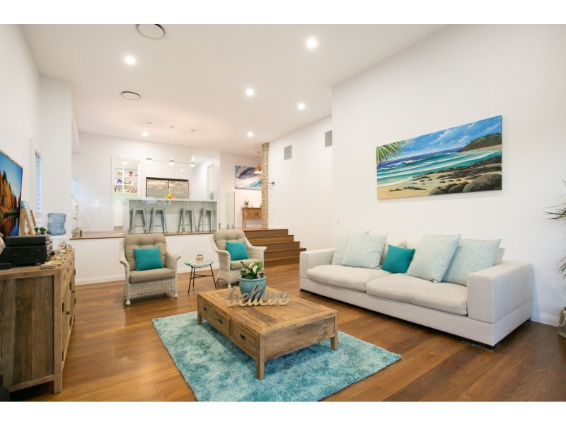 59 Pacific Avenue, Miami QLD 4220