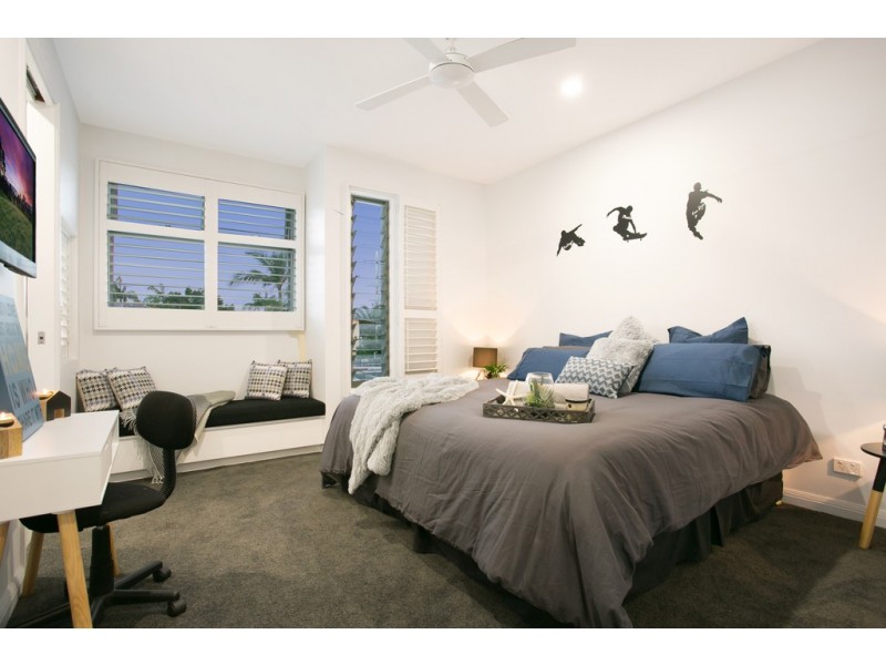 59 Pacific Avenue, Miami QLD 4220