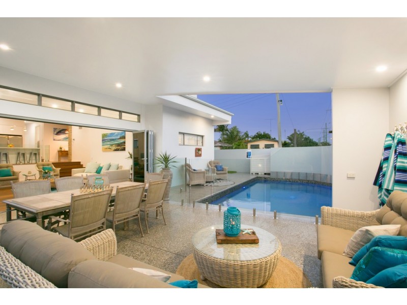 59 Pacific Avenue, Miami QLD 4220