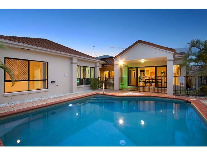 18 Arbuthnot Parade, Benowa Waters QLD 4217