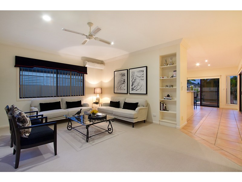 18 Arbuthnot Parade, Benowa Waters QLD 4217