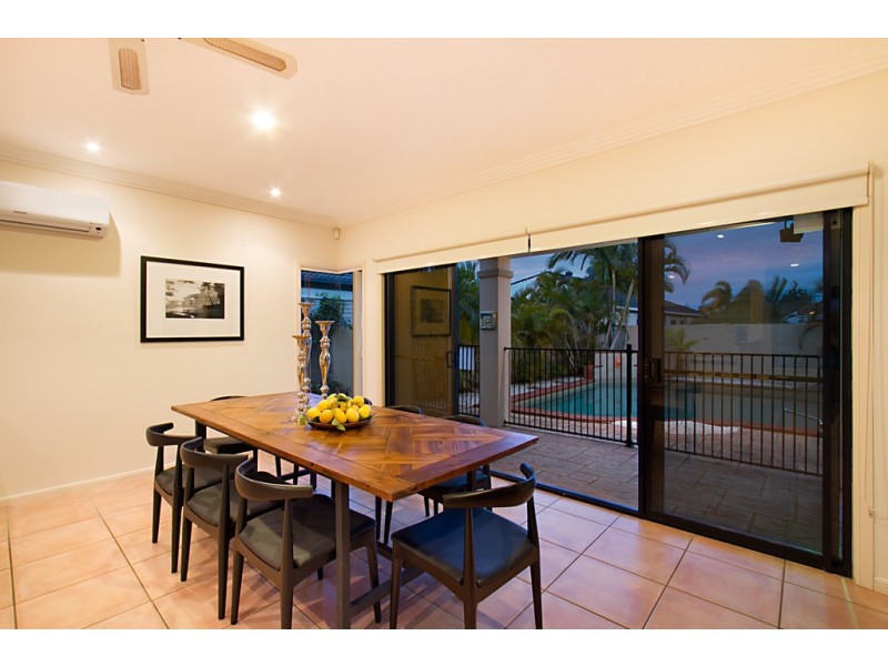 18 Arbuthnot Parade, Benowa Waters QLD 4217