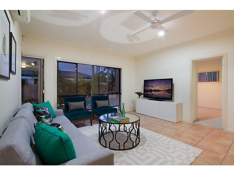 18 Arbuthnot Parade, Benowa Waters QLD 4217