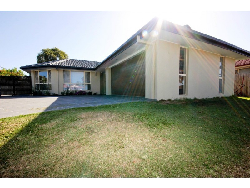 143 Monterey Keys Drive, Helensvale QLD 4212