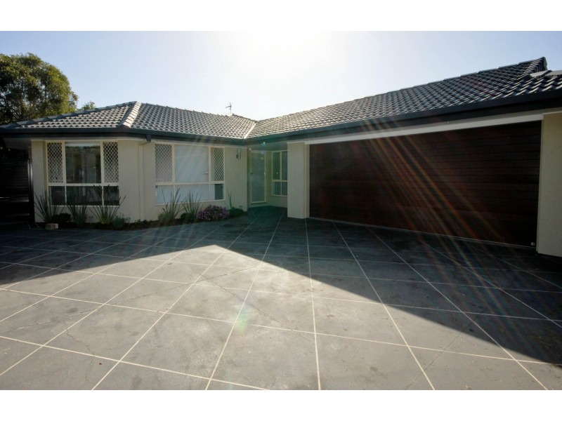 143 Monterey Keys Drive, Helensvale QLD 4212