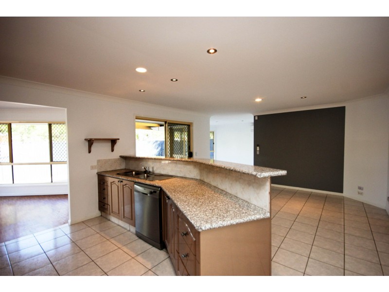 143 Monterey Keys Drive, Helensvale QLD 4212