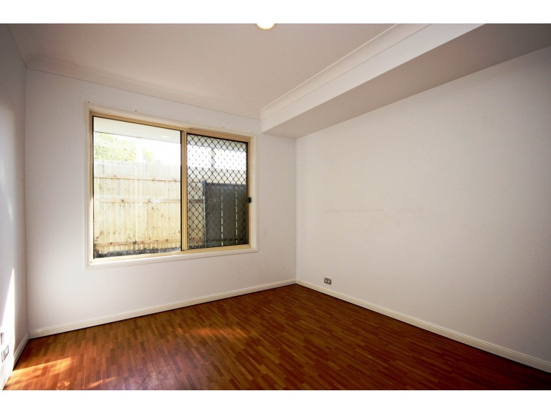 143 Monterey Keys Drive, Helensvale QLD 4212