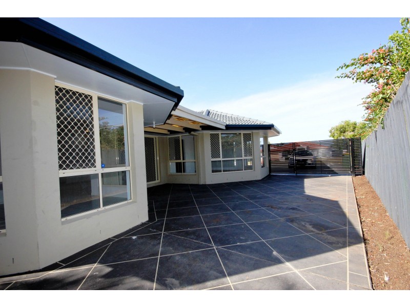 143 Monterey Keys Drive, Helensvale QLD 4212