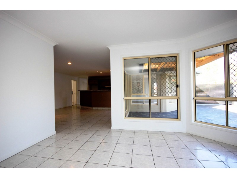 143 Monterey Keys Drive, Helensvale QLD 4212