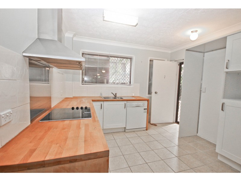 3/6 Genoa St, Surfers Paradise QLD 4217