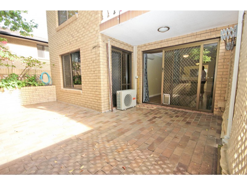 3/6 Genoa St, Surfers Paradise QLD 4217