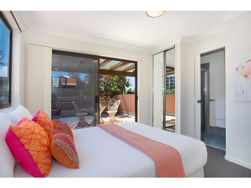 6/173 Surf Parade, Broadbeach QLD 4218