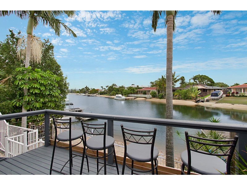 37 Holland Court, Broadbeach Waters QLD 4218