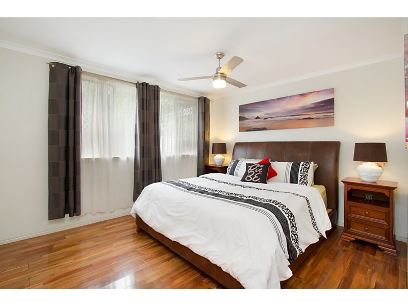 37 Holland Court, Broadbeach Waters QLD 4218